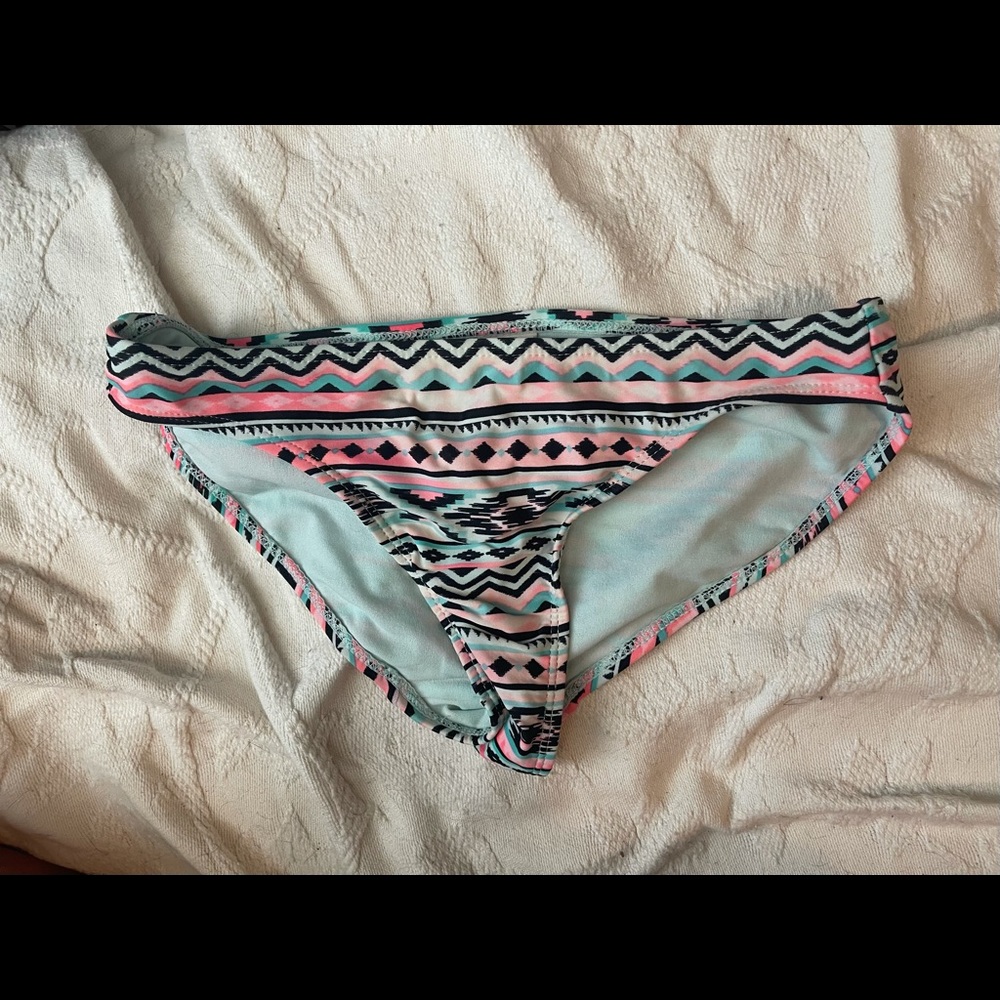 Design swimsuit bottoms